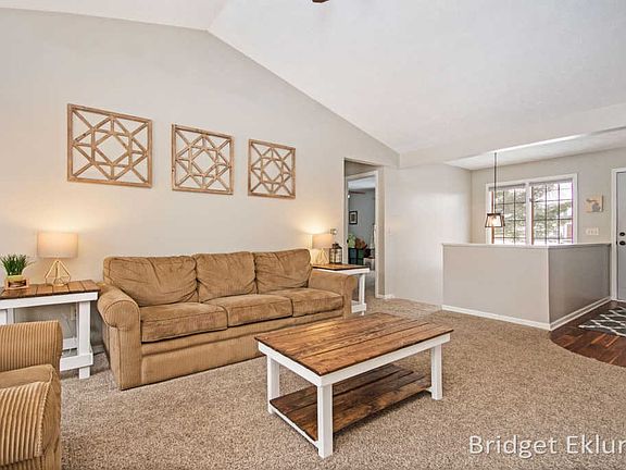 4th image of 2531 Golfbury Dr SW