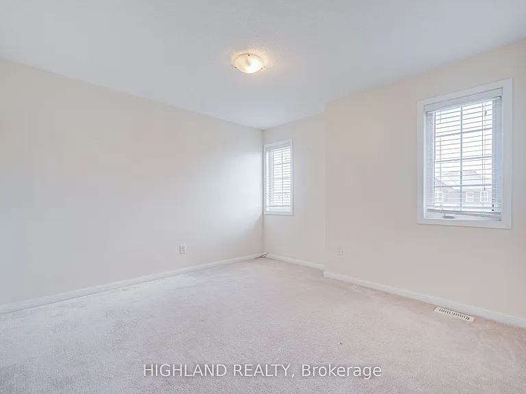 513 Tyrone Cres — Photo 23