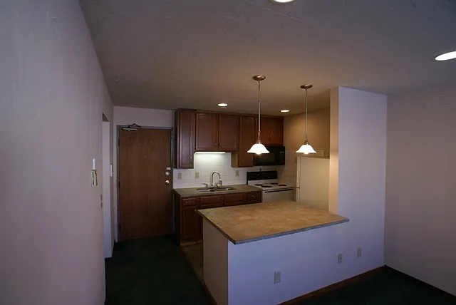 Phillip Park Apartments — Photo 10