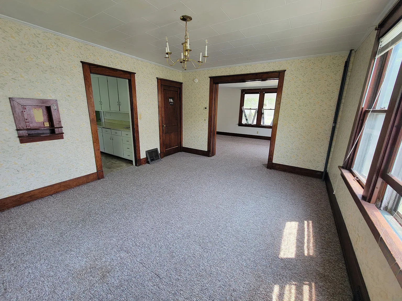 4 bed, 1.5 bath, $1,500 — Photo 4