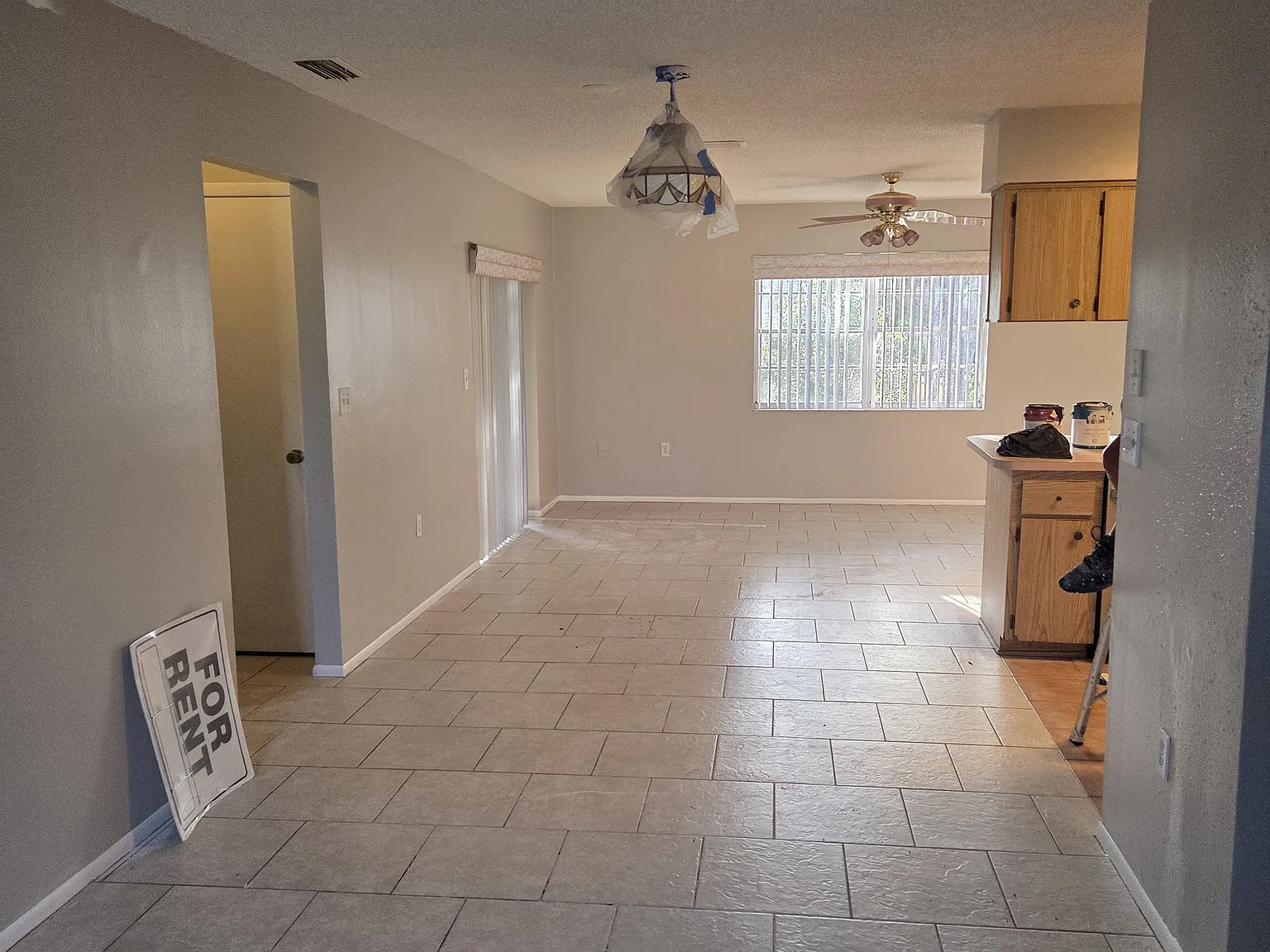 2 bed, 1249 sqft, $1,600 — Photo 3