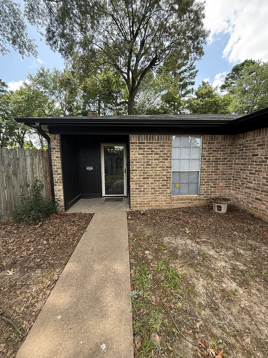 Building Photo - 3401 Denson Dr #A