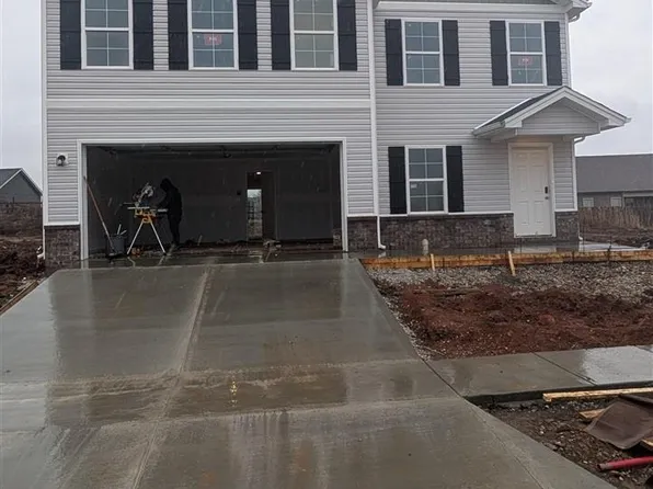 584 Pinehurst Dr, Vine Grove, KY 40175