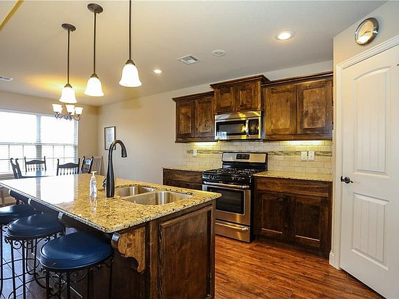 4th image of 3006 SW Wargate Ave