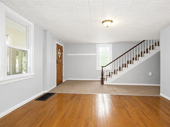 5th image of 21 Worthington Ave