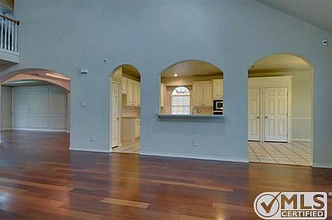 5th image of 4423 Westchester Glen Dr