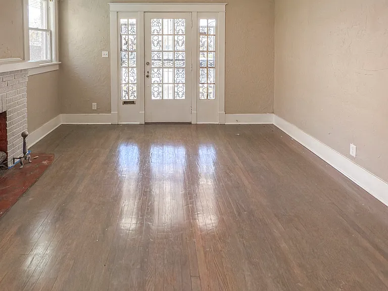 1826 Waverly Ave — Photo 18