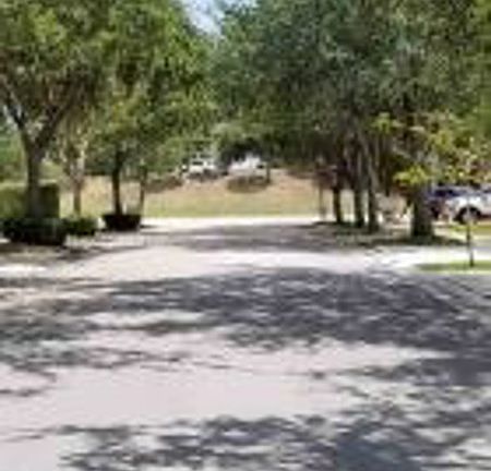 4th image of 8726 NW 139th Ter