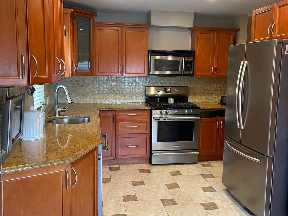 1st image of 151-46 19th Ave #1