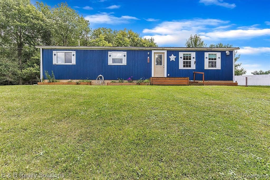 5775 Clark St, Peck, MI 48466 Zillow