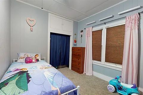 4th image of 207 W Water St