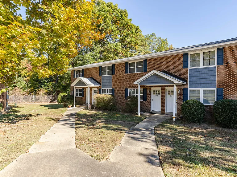 Sanford Estates — Photo 31