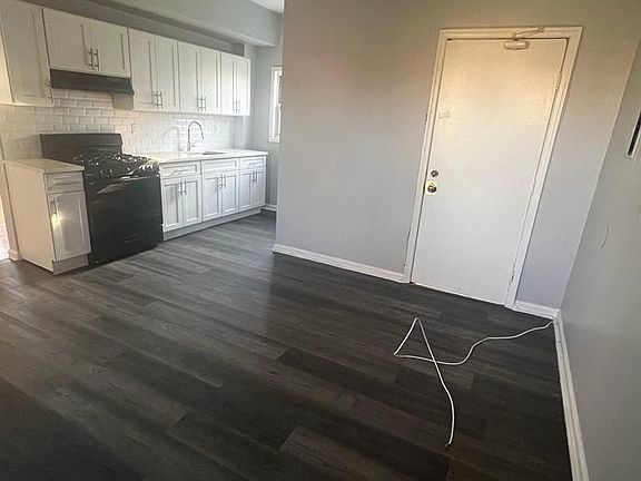 2nd image of 206 Peshine Ave Floor 1