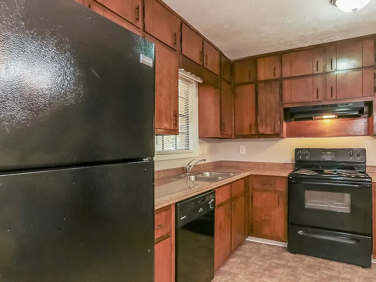 3212 Goldenchain Dr — Photo 12