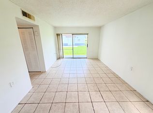1089 N Benoist Farms Rd APT 102, West Palm Beach, FL 33411