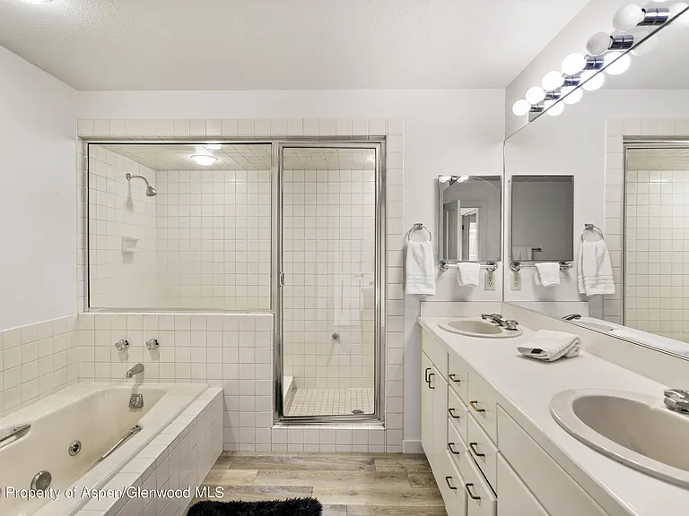 3904 Brush Creek Rd #11 — Photo 15