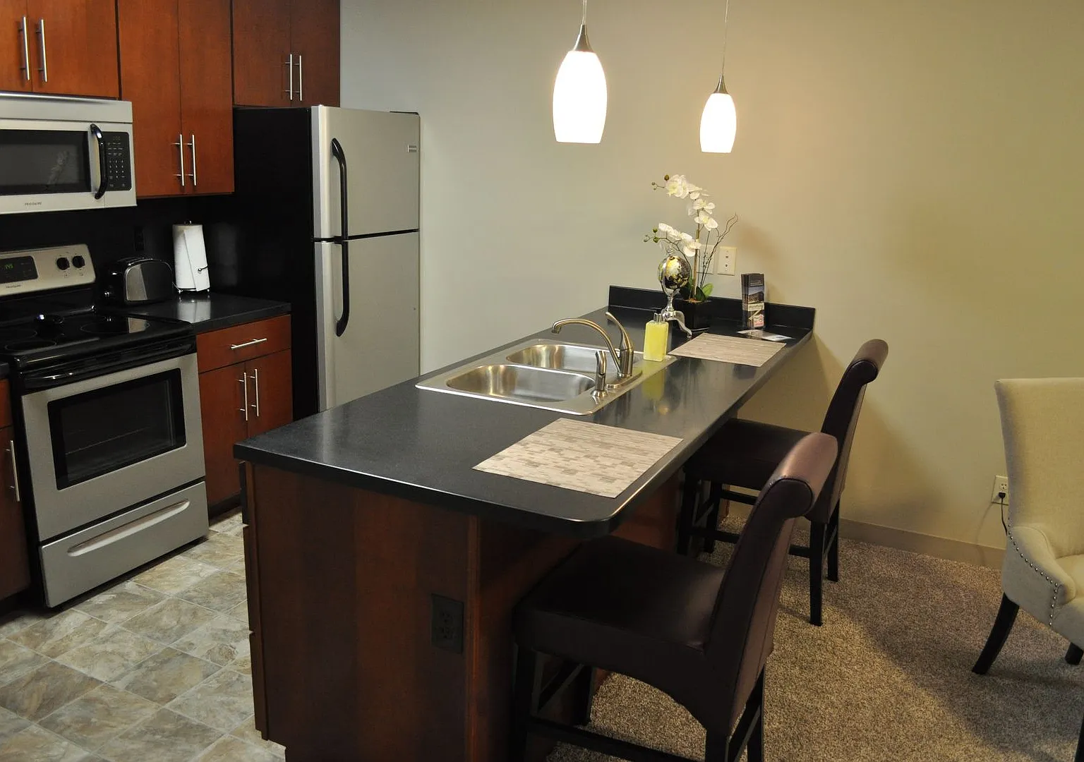 1 bed, 600 sqft, $795 — Photo 2
