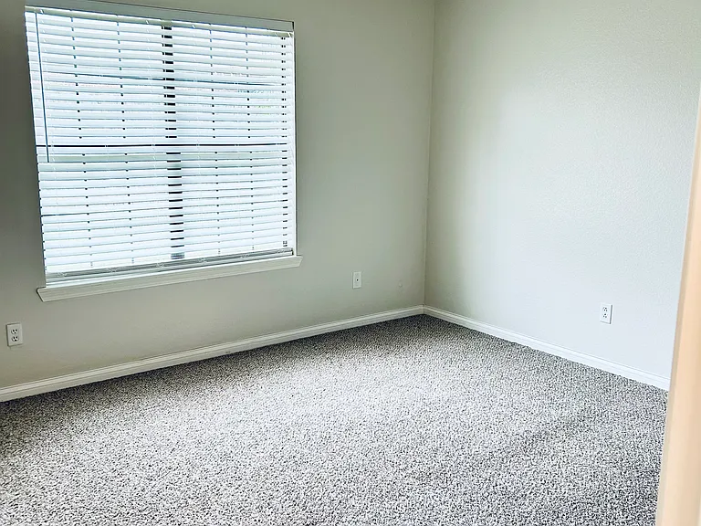 1546 N Plum Tree Dr — Photo 12