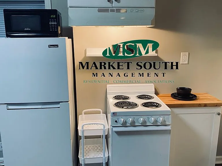 33 E 1013 — Photo 3