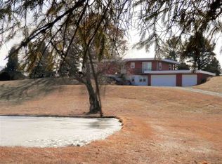 7544 E Reinbeck Rd, La Porte City, IA 50651