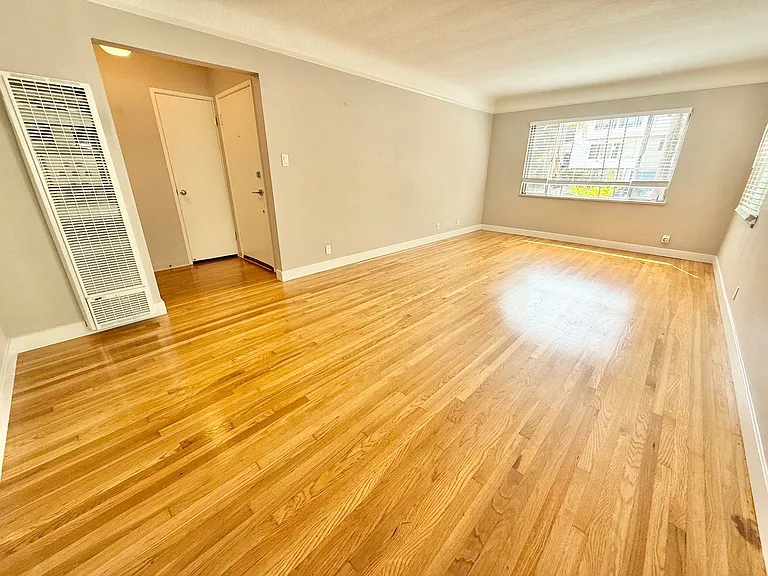 106 Mira Mar Ave — Photo 2