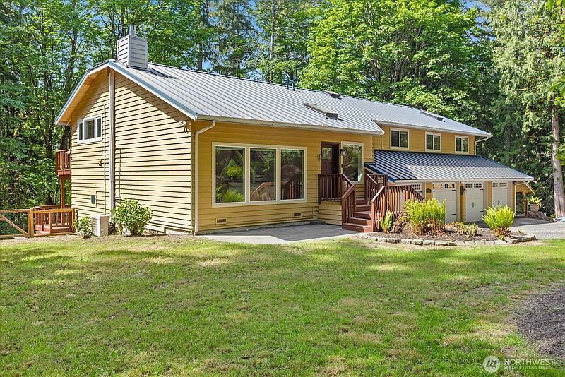 4th image of 23811 NE 43rd Street