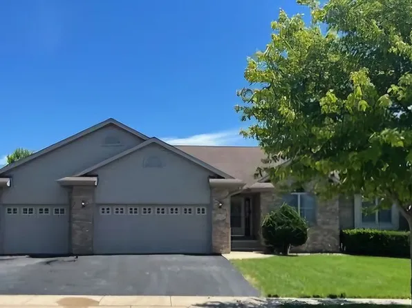 1161 Clifton Ter, Rochelle, IL 61068