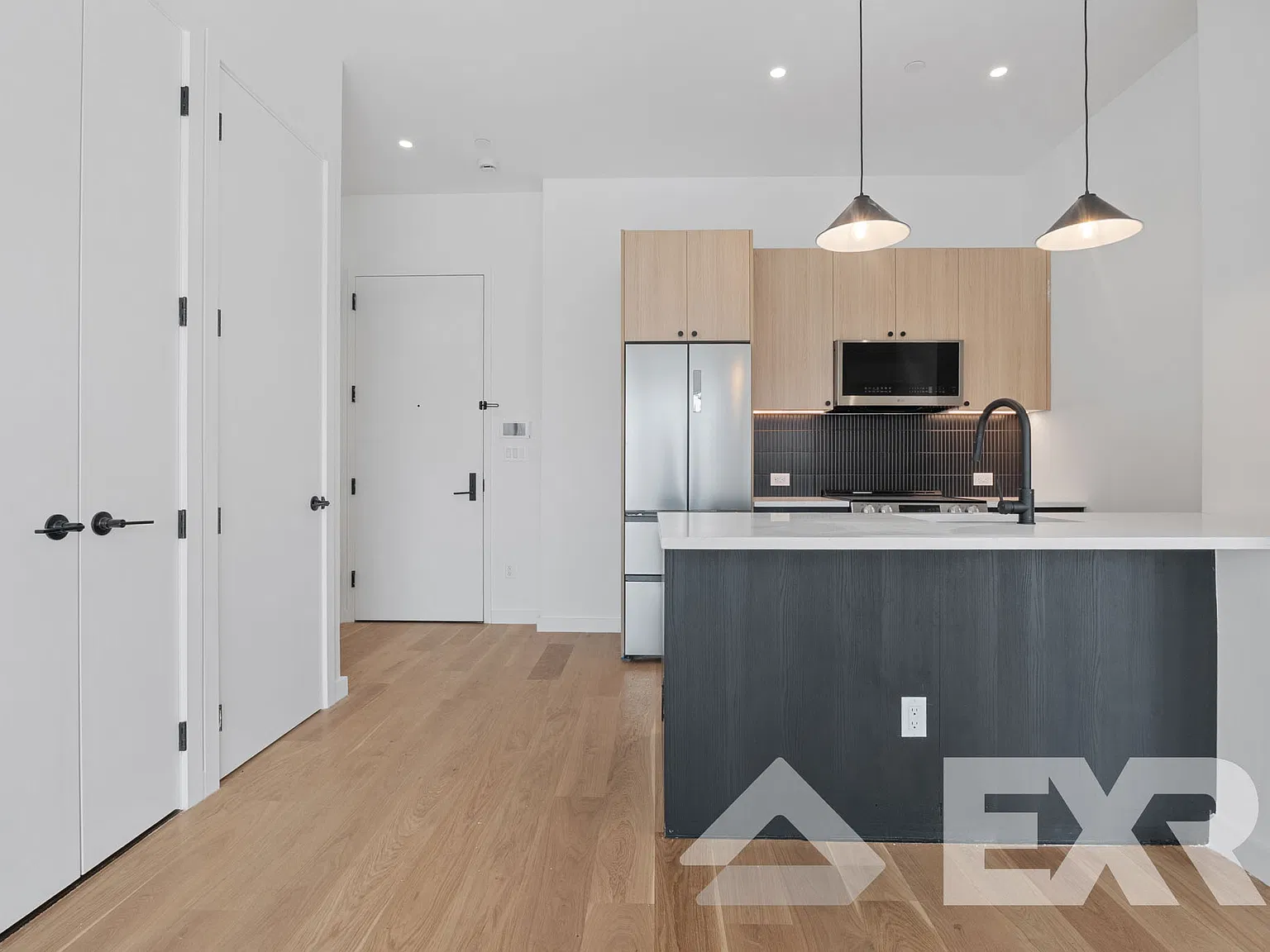11-14 35th Avenue — Photo 3