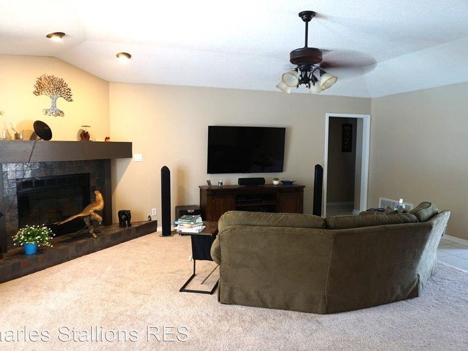 1st image of 11595 Dueling Oaks Ct