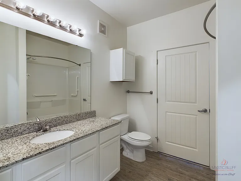 Mystic Bluff Apartments — Photo 49