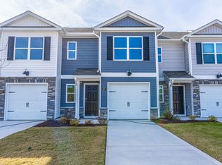 207 Maddox Dr, Aberdeen, NC 28315