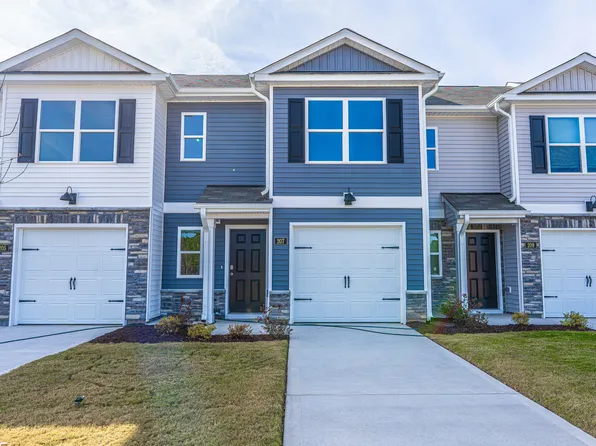 207 Maddox Dr, Aberdeen, NC