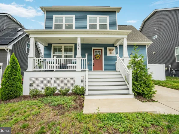 1308 Cougar Ln, Capitol Heights, MD 20743