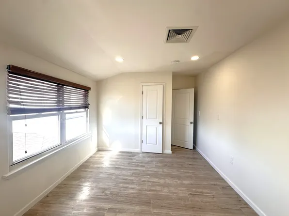 19-15 Clintonville Street image 7 of 17