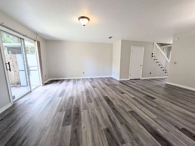 3027 Candlewyck Ln E — Photo 6