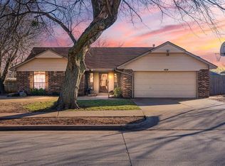 1424 NE 1st St, Moore, OK 73160