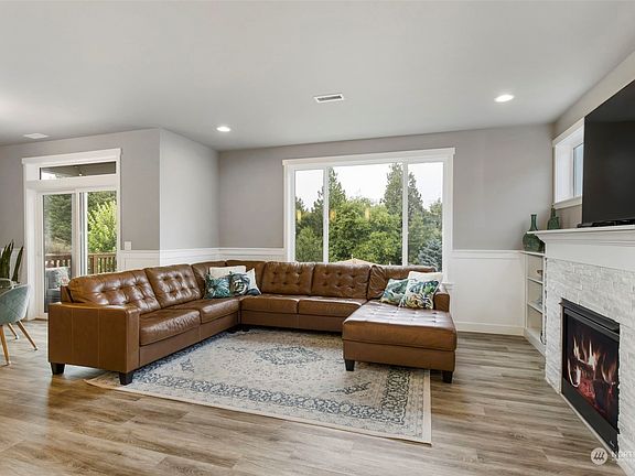 5th image of 1170 NE Sockeye Court