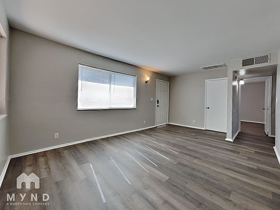 3rd image of 1204 W Cochise Dr APT 1