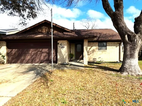 223 Monterrey Dr, Victoria, TX 77904