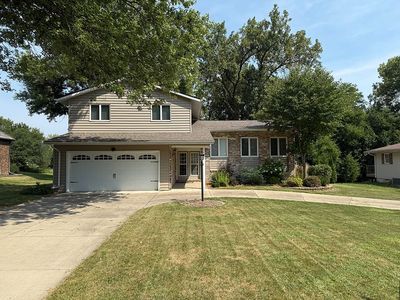 227 Indian Creek Dr, Pekin, IL, 61554