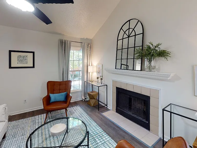 Jefferson Place Condominiums — Photo 10