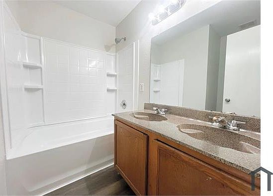 4th image of 705 Moss Glen Trl