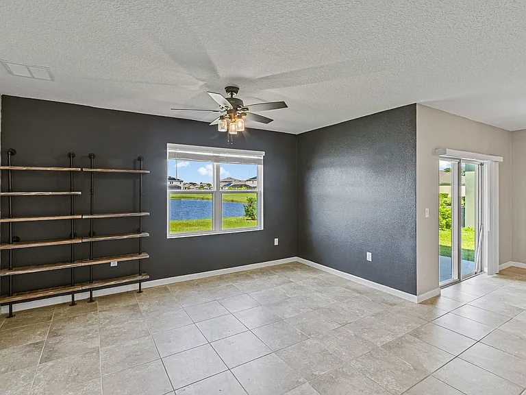 465 Sorrento Dr — Photo 30