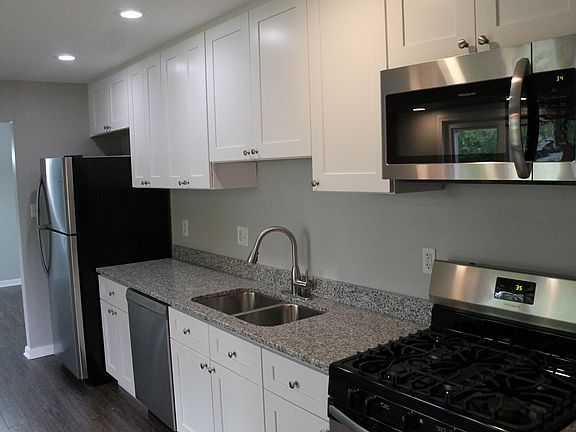 4th image of 201 Cedarwood Ave