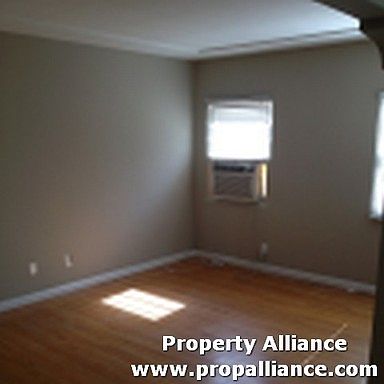 4th image of 4237 Meade Ave