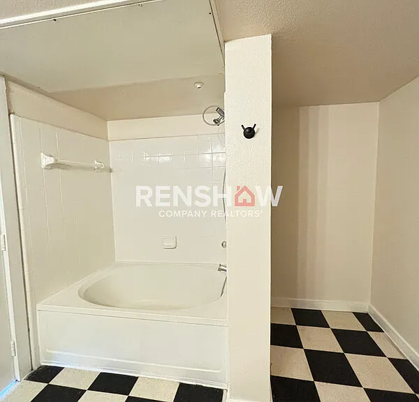245 Madison Ave #604 — Photo 14