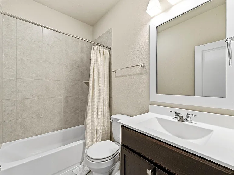 21723 Albertine Dr — Photo 32