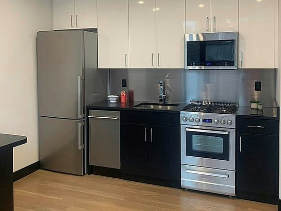 3rd image of 401 W 33rd St #4B