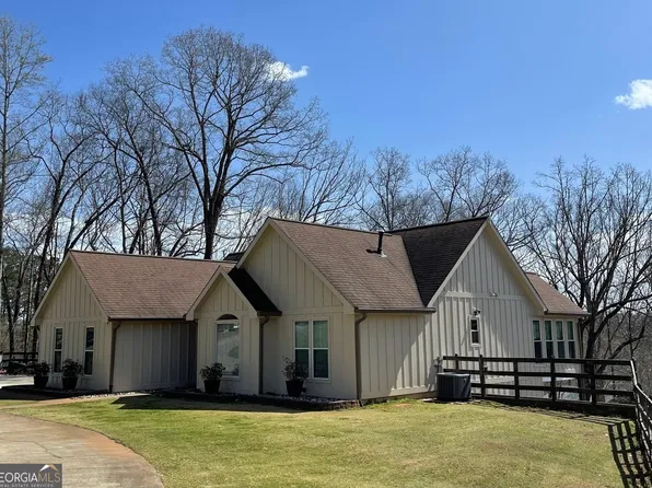 8 Colonial Club Dr SE, Acworth, GA 30102