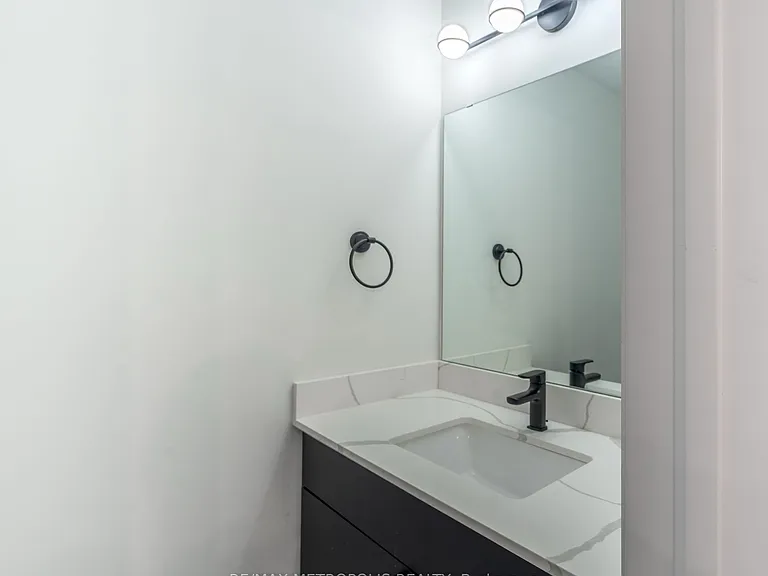 3900 Savoy St #121 — Photo 9